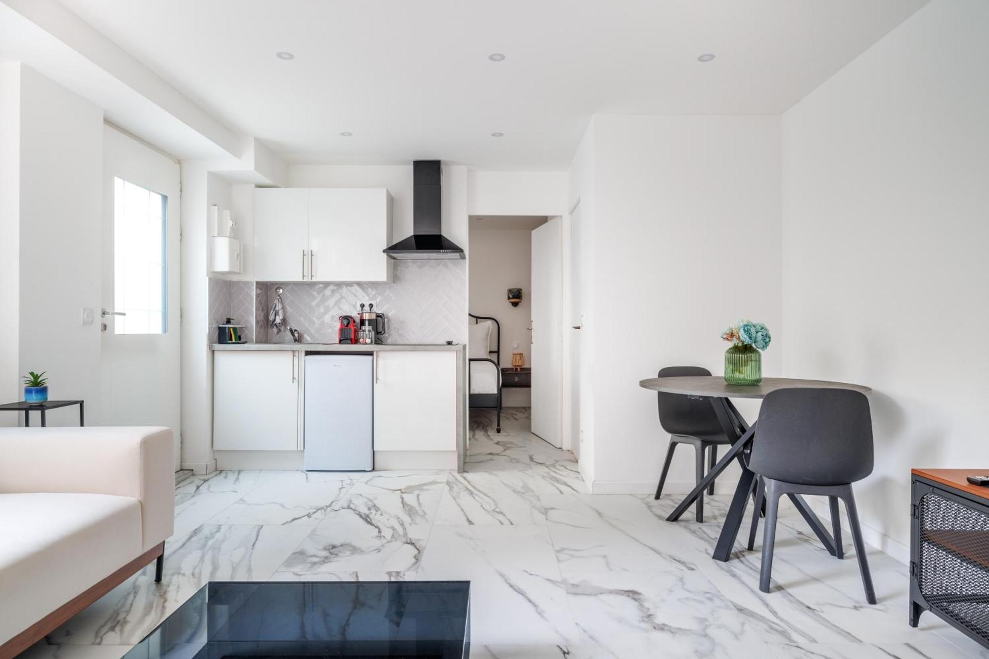 Spacious Flat For 4 People #1 Asnières Exteriör bild